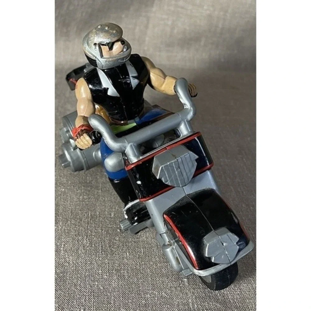 Vintage 1994 Galoob Biker Mice from Mars Vinnie Action Figure with‎ Motorcycle